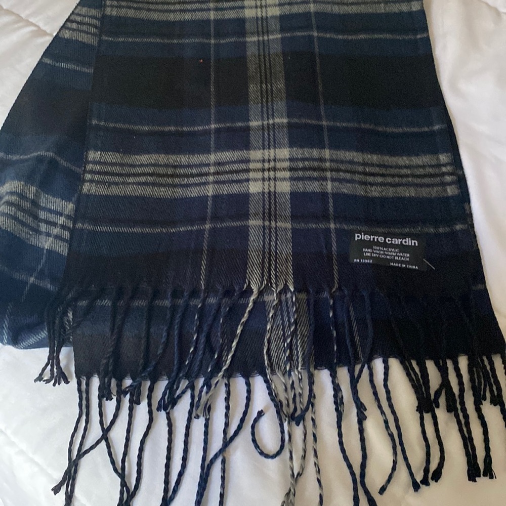 Pierre Cardin men’s scarf